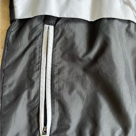 Women Adidas Cropped Windbreaker Size Small - Picture 3 of 5